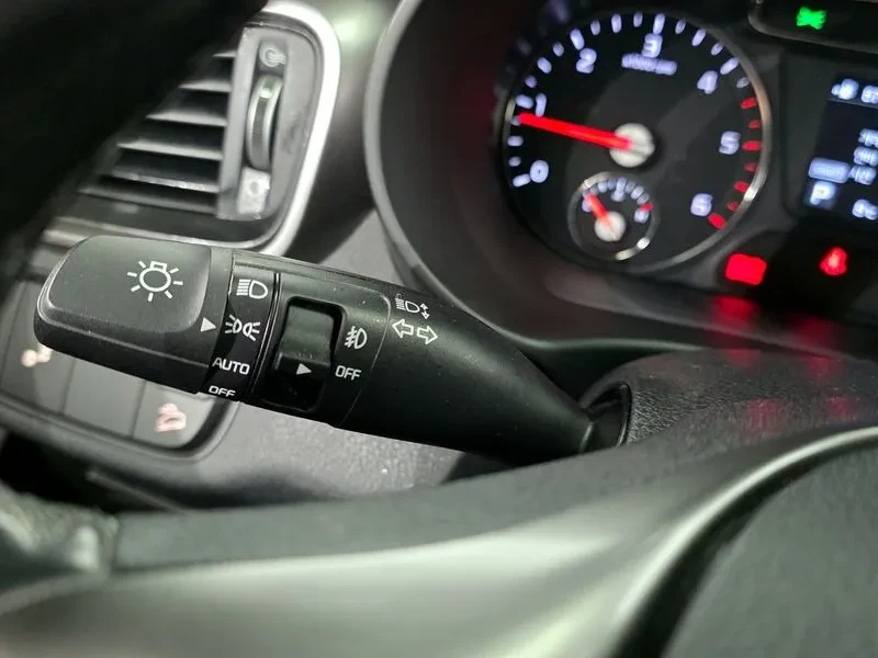 Kia Sorento Diesel 2.0 2Wd Prestige, снимка 16 - Автомобили и джипове - 55278645