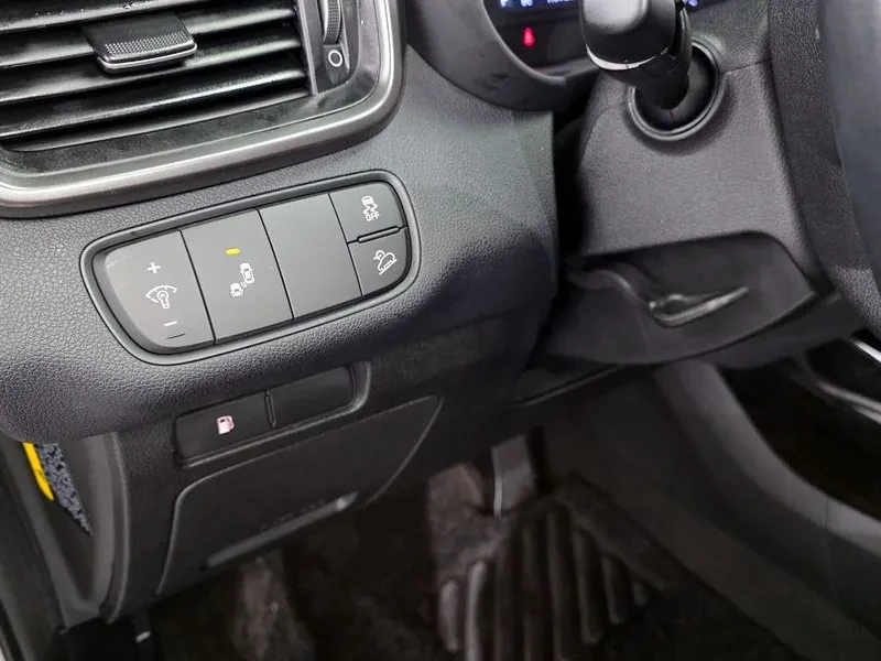 Kia Sorento Diesel 2.0 2Wd Prestige, снимка 15 - Автомобили и джипове - 55278645