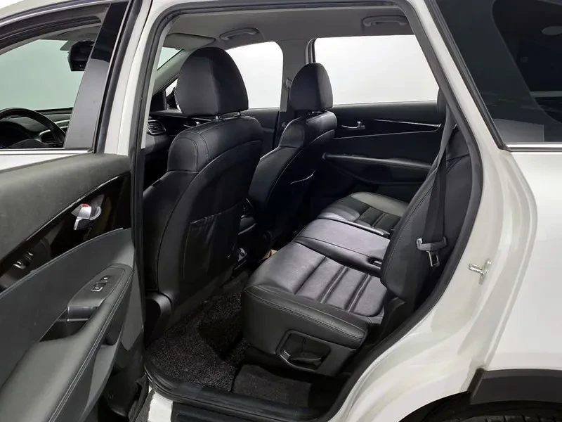 Kia Sorento Diesel 2.0 2Wd Prestige, снимка 11 - Автомобили и джипове - 55278645