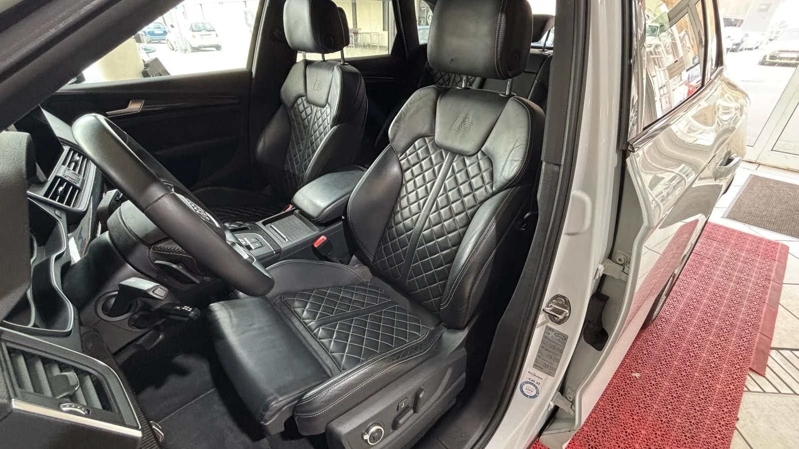 Audi SQ5 3.0TFSI/354HP/QUATTRO/VIRTUAL/MATRIX/PANO/216E - изображение 6