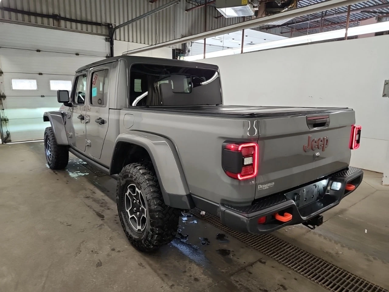 Jeep Gladiator CARFAX* АВТОФИНАНСИРАНЕ* БЕЗ ПЪРВОНАЧАЛНА ВНОСКА*  - изображение 3