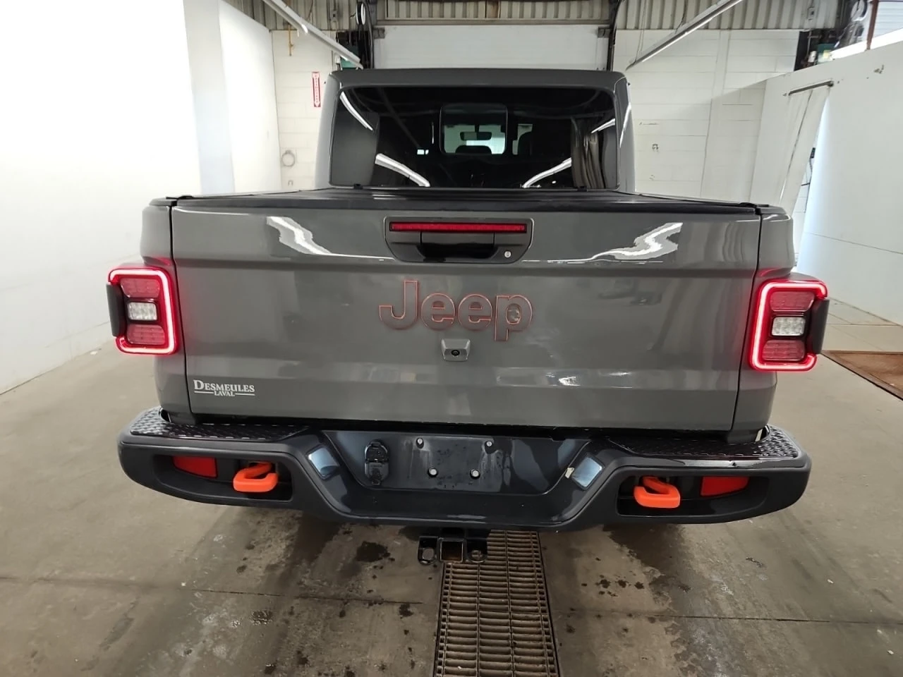 Jeep Gladiator CARFAX* АВТОФИНАНСИРАНЕ* БЕЗ ПЪРВОНАЧАЛНА ВНОСКА*  - изображение 6