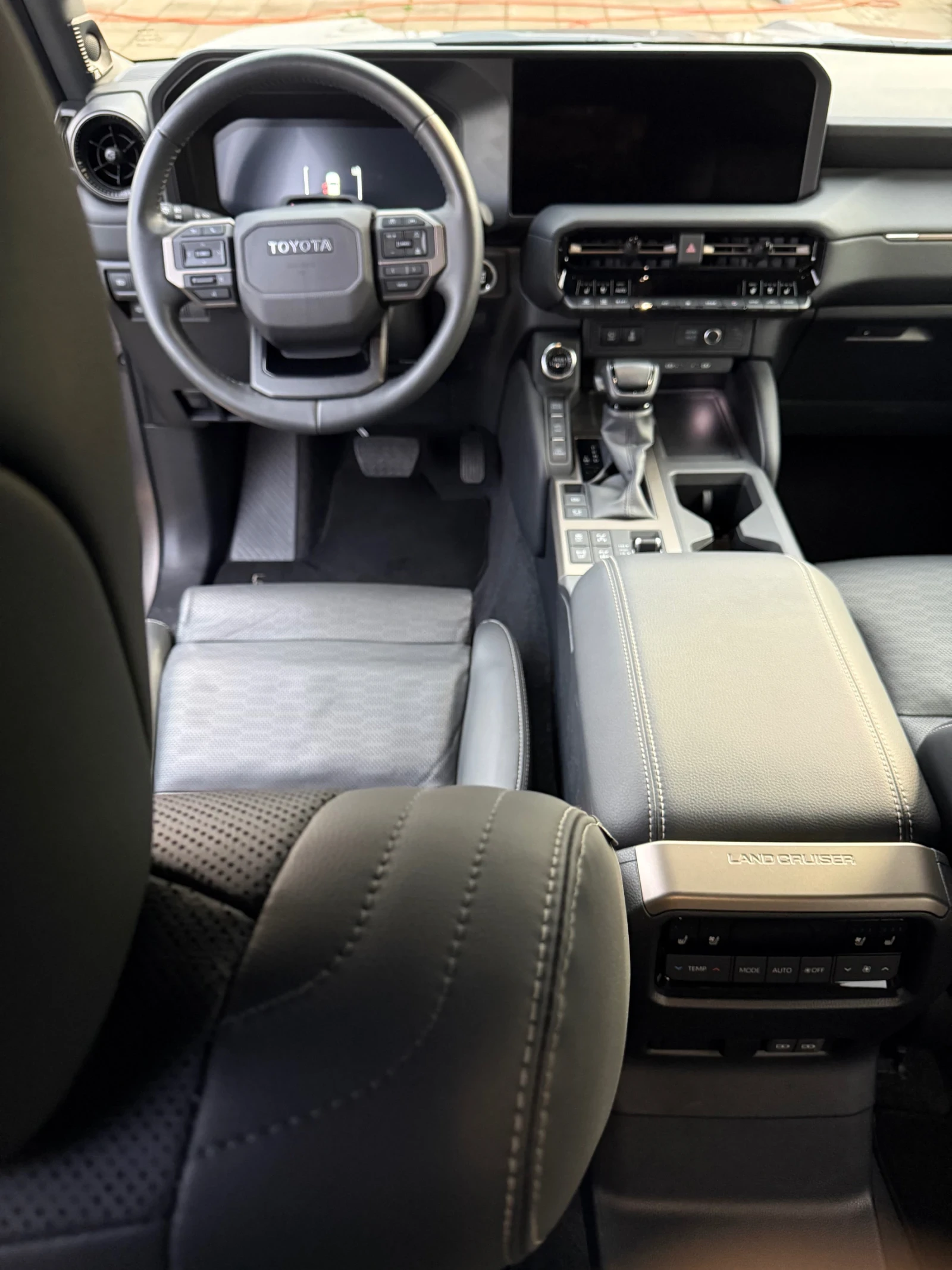 Toyota Land cruiser 250 EXECUTIVE | HEAD UP | КОЖА | 360  | НАЛИЧНА!!! - изображение 7