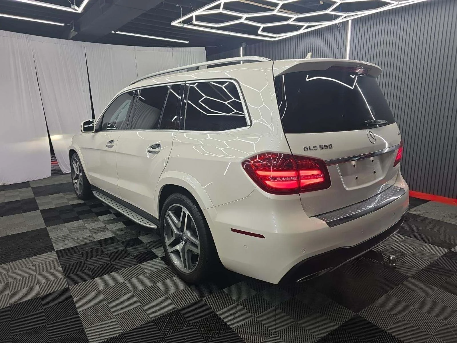 Mercedes-Benz GLS  - изображение 2