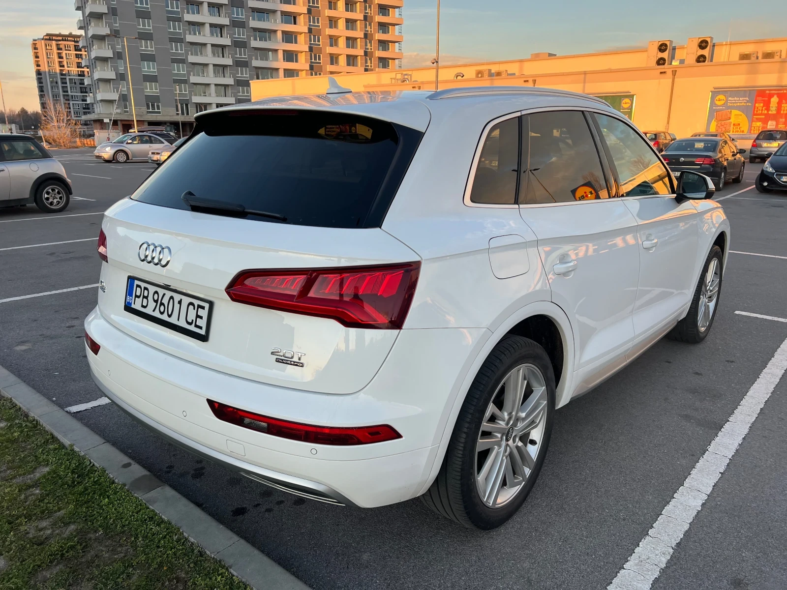 Audi Q5, снимка 7 - Автомобили и джипове - 53999383