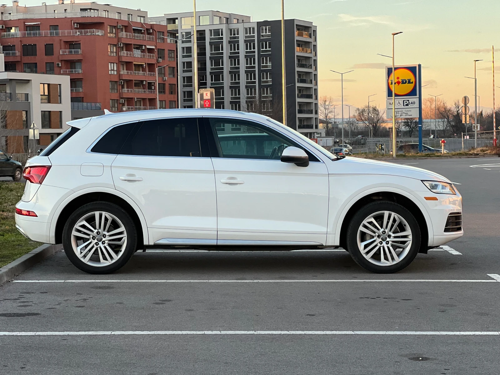 Audi Q5, снимка 8 - Автомобили и джипове - 53999383