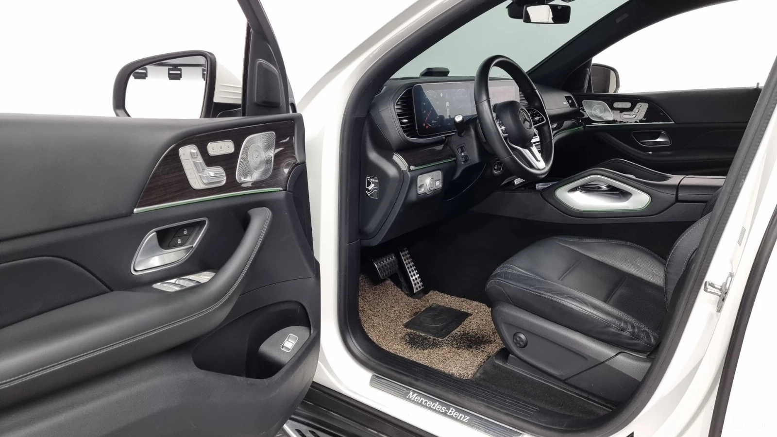 Mercedes-Benz GLE 400 AMG Line| AMG DISP| AIR| DISTRO| ОБДУХ| 360| HUD| , снимка 9 - Автомобили и джипове - 56135816