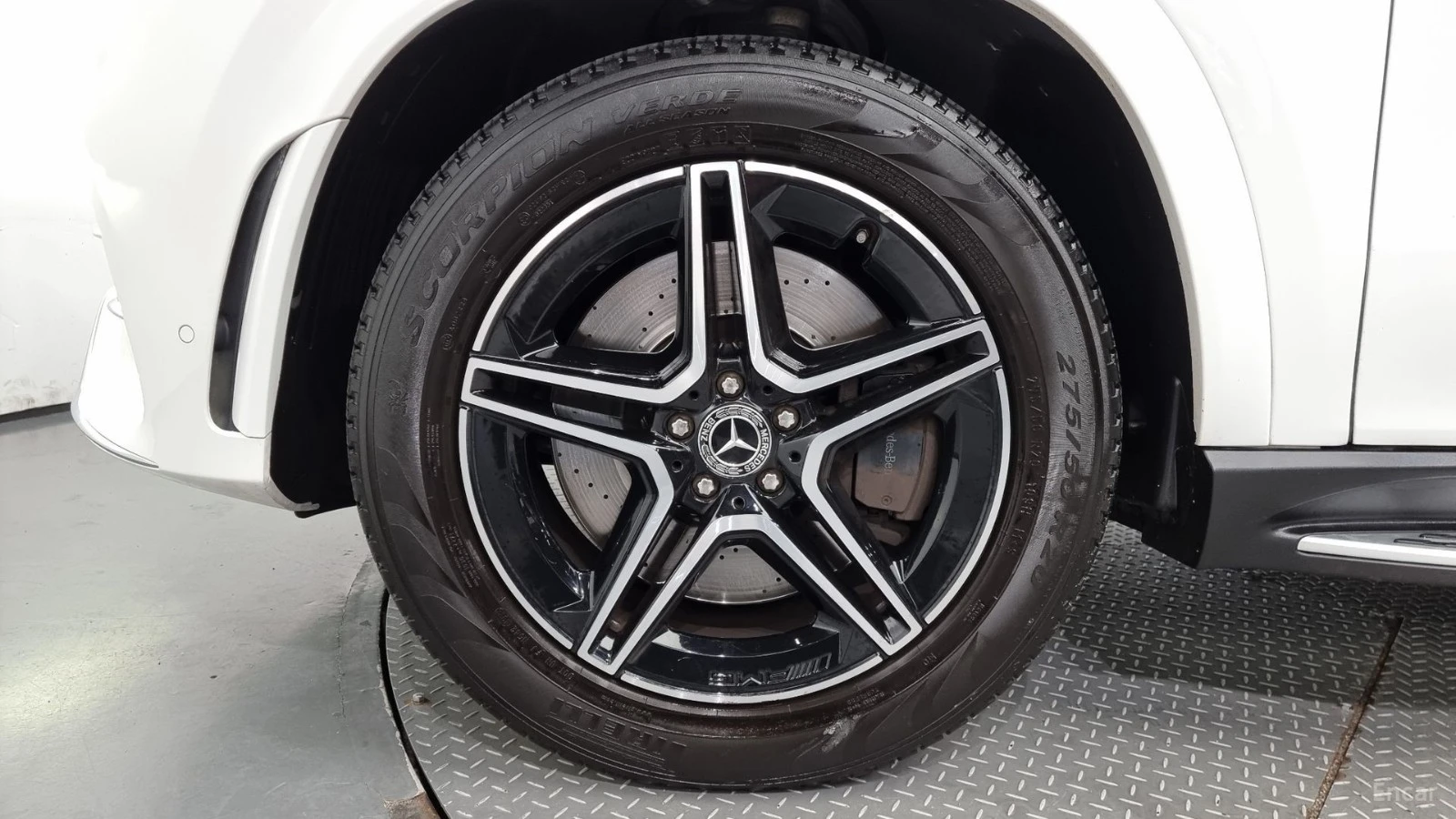 Mercedes-Benz GLE 400 AMG Line| AMG DISP| AIR| DISTRO| ОБДУХ| 360| HUD| , снимка 5 - Автомобили и джипове - 56135816
