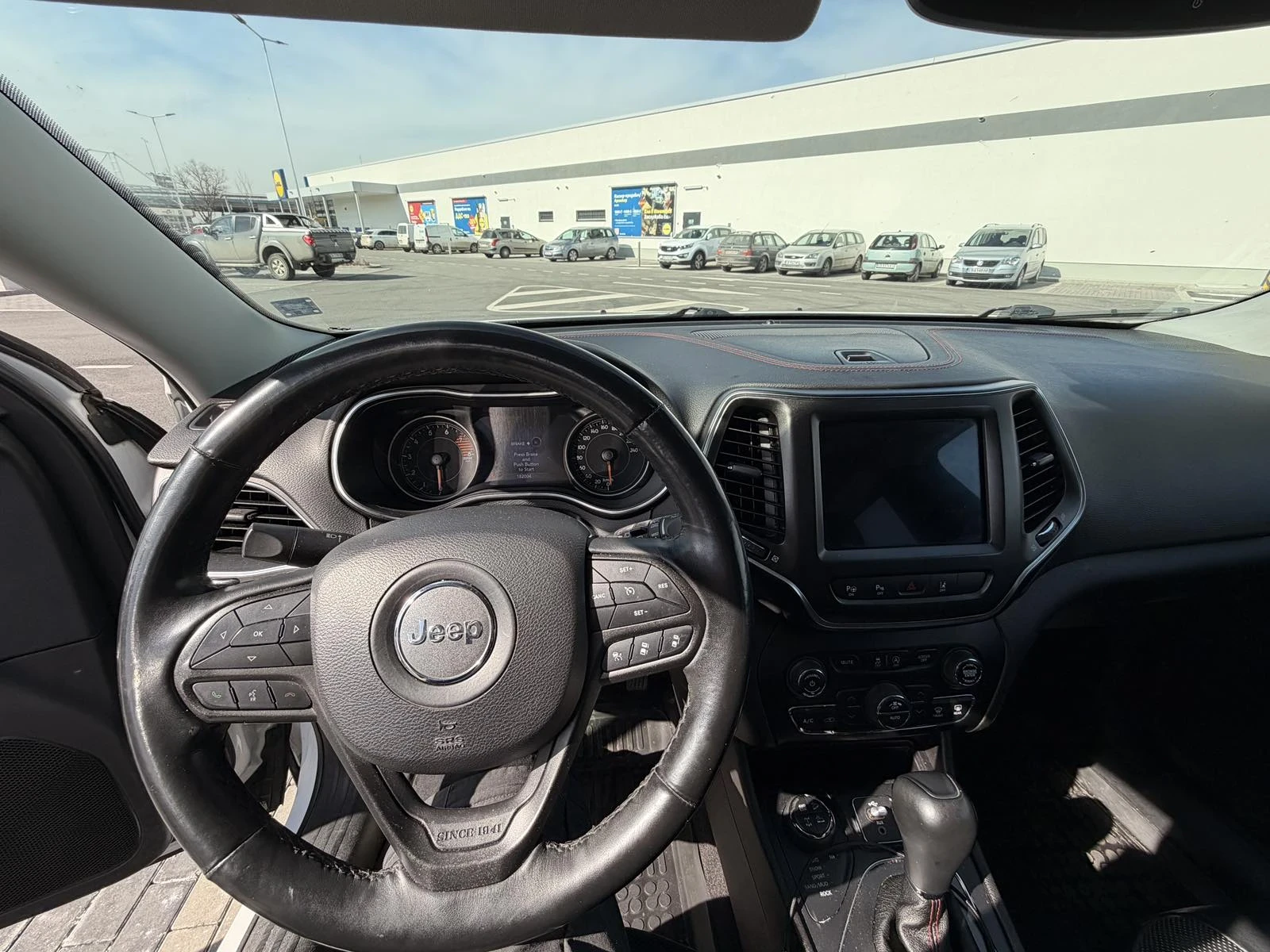 Jeep Cherokee, снимка 8 - Автомобили и джипове - 56560011