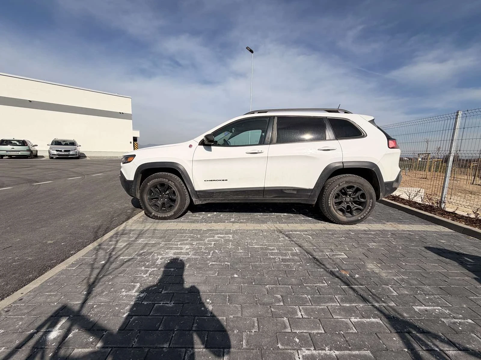 Jeep Cherokee, снимка 12 - Автомобили и джипове - 56560011
