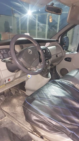 Nissan Primastar, снимка 5 - Бусове и автобуси - 53655891