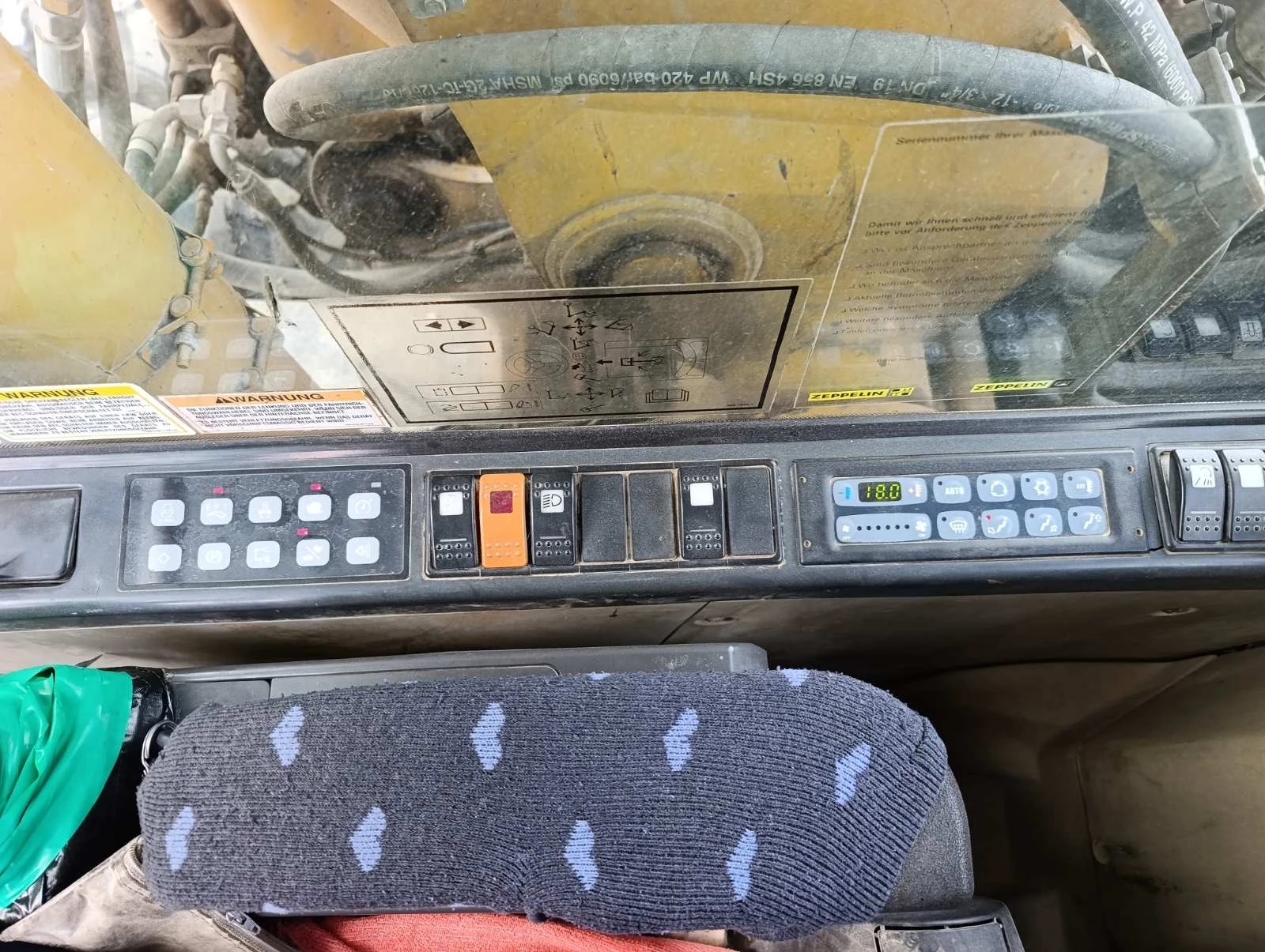 Багер Caterpillar M318C, снимка 6 - Индустриална техника - 56323926