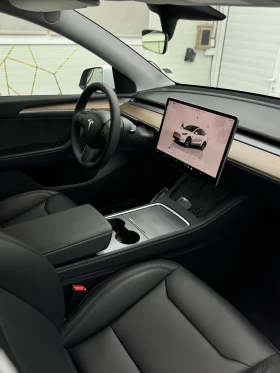 Tesla Model Y Long Range, снимка 9