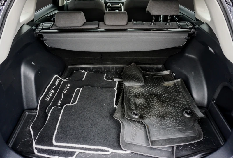 Toyota Rav4 2.5 Hybrid , снимка 16 - Автомобили и джипове - 38824295