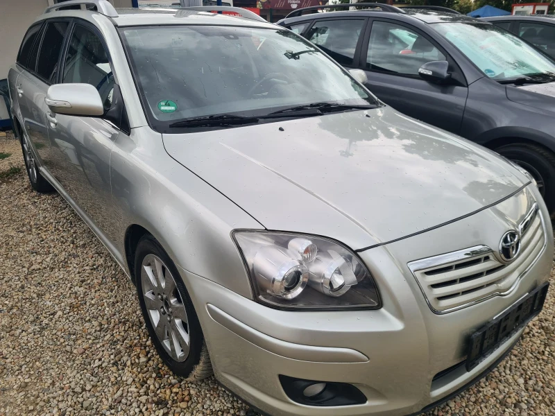 Toyota Avensis 1, 8 FACELIFT с газ, снимка 2 - Автомобили и джипове - 46951093