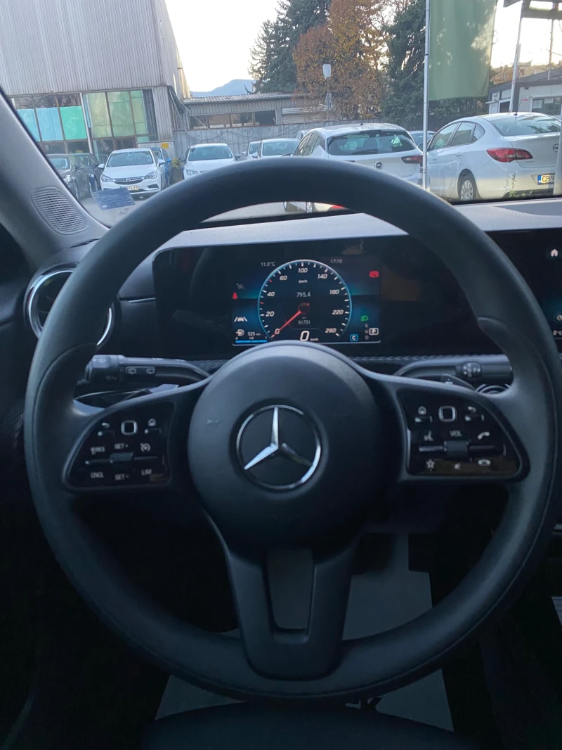 Mercedes-Benz A 180 Automatic, снимка 9 - Автомобили и джипове - 47882659