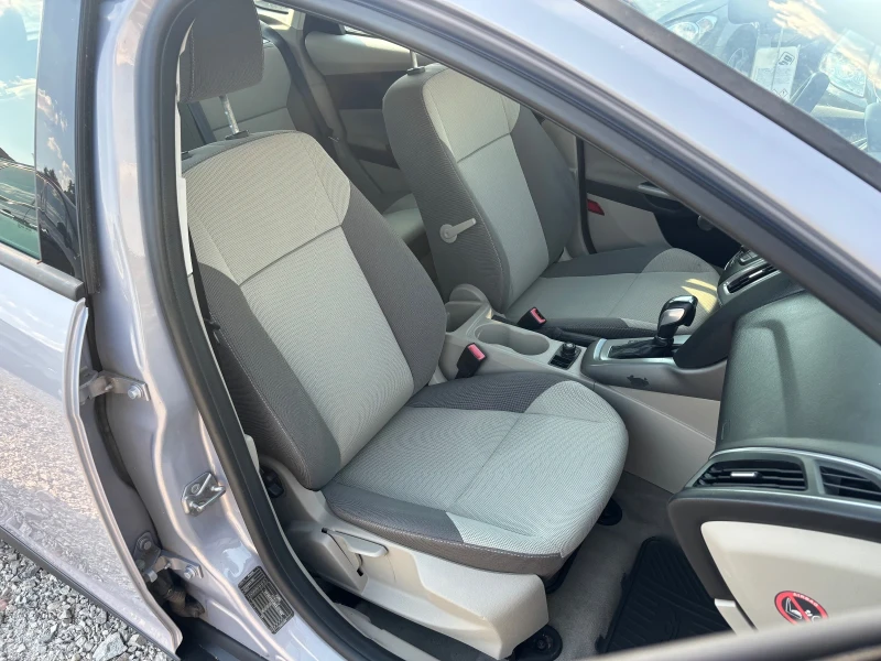 Ford Focus 2.0-116кс, Автоматик, снимка 9 - Автомобили и джипове - 50942057