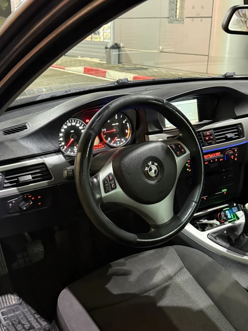 BMW 320, снимка 8 - Автомобили и джипове - 52355499