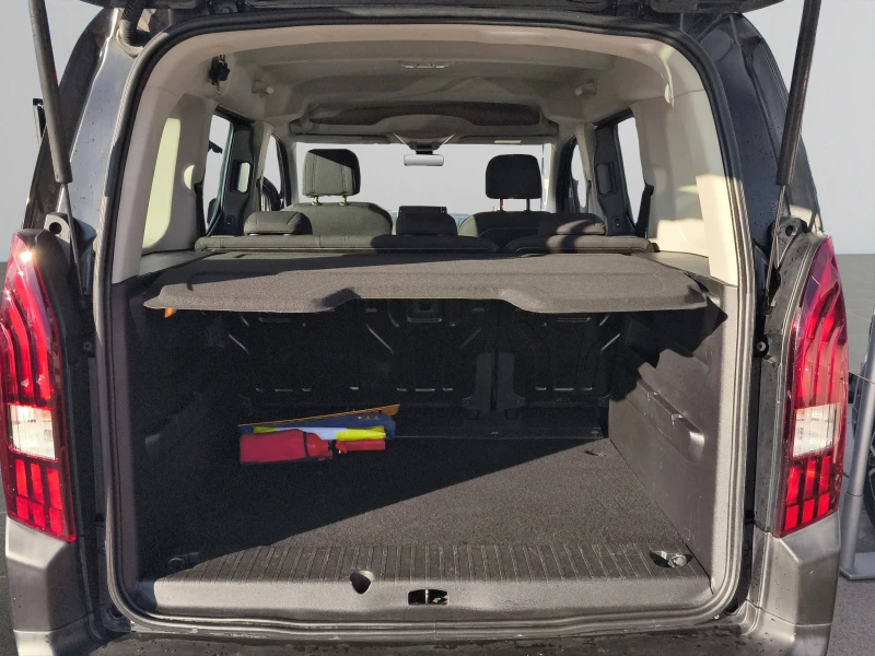 Peugeot Rifter Standard ALLURE 1.5 BlueHDI 130 EAT8 E6 // 2001R23, снимка 14 - Автомобили и джипове - 52773671