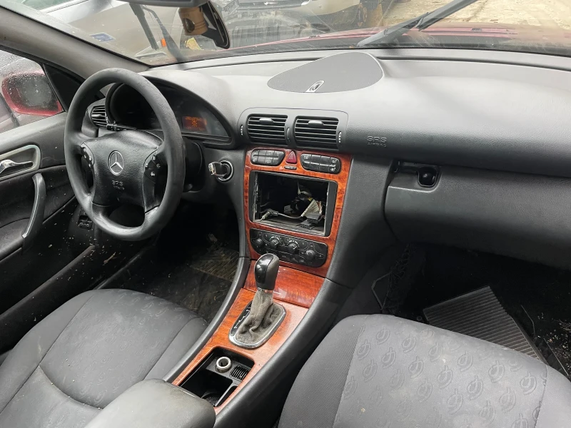 Mercedes-Benz C 270 C270 cdi, снимка 3 - Автомобили и джипове - 52815464