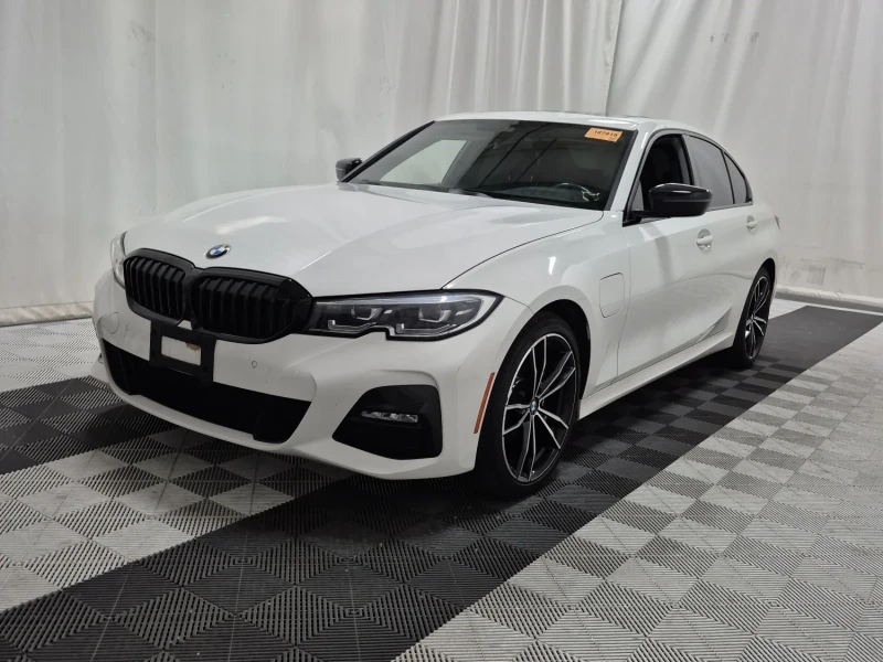 BMW 330 E HYBRID * * M PACK * * CARFAX * * АВТО КРЕДИТ * *