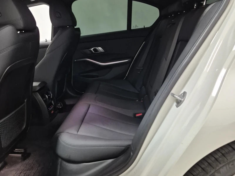 BMW 330 E HYBRID * * M PACK * * CARFAX * * АВТО КРЕДИТ * *, снимка 12 - Автомобили и джипове - 53122895