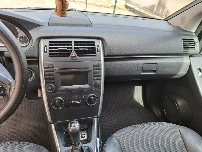 Mercedes-Benz B 180, снимка 4 - Автомобили и джипове - 53446159