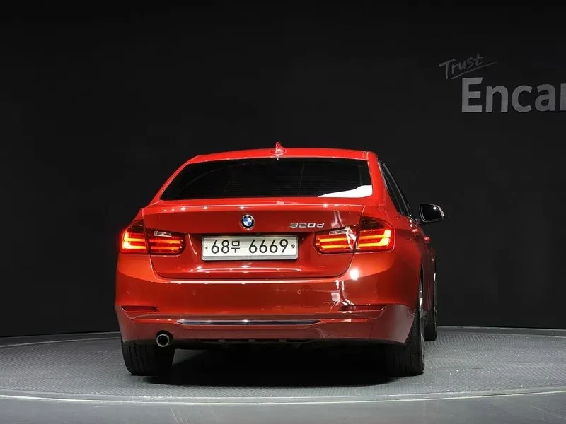 BMW 320 d Sport Edition - изображение 4