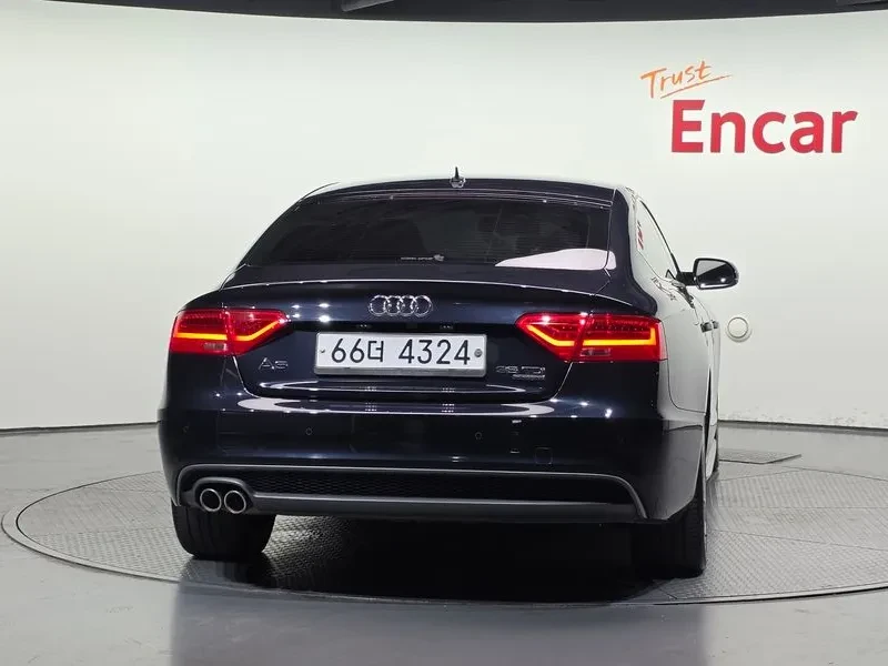 Audi A5 2.0 TDI Quattro, снимка 4 - Автомобили и джипове - 55032376