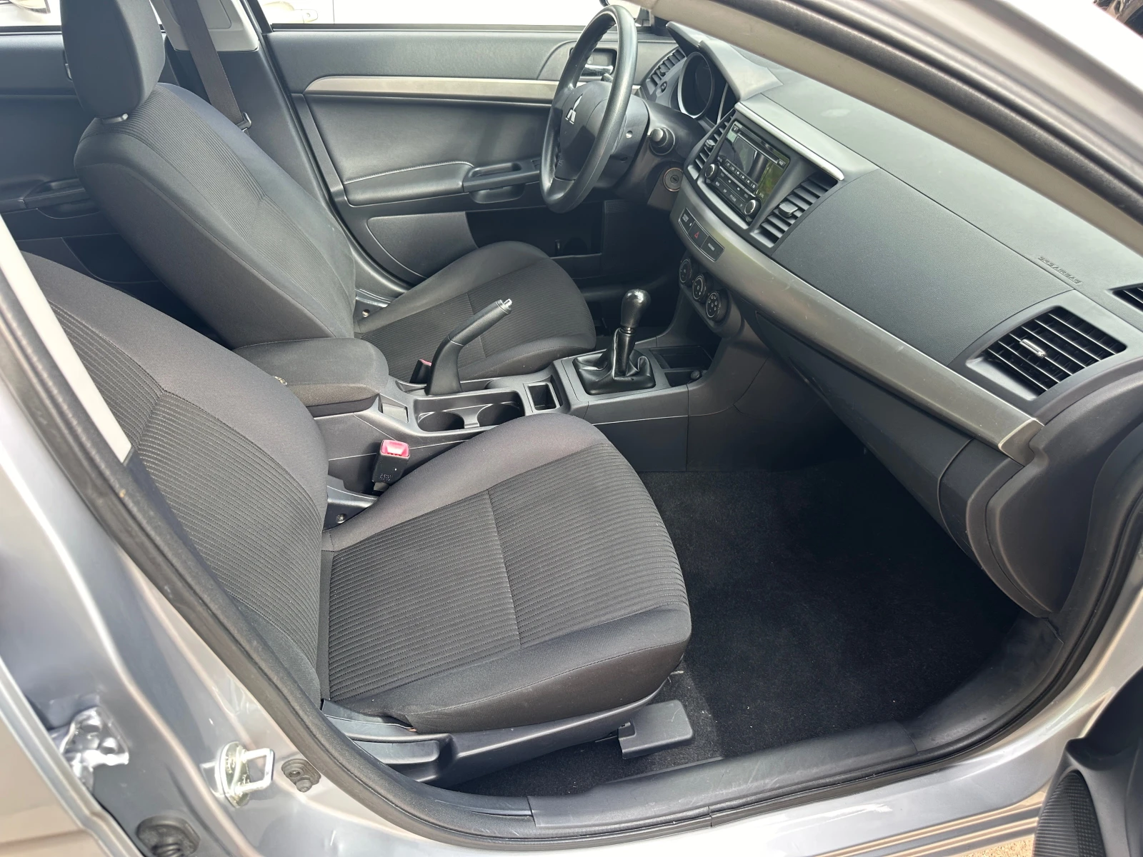 Mitsubishi Lancer 1.6i Швейцария | Mobile.bg — изображение 12