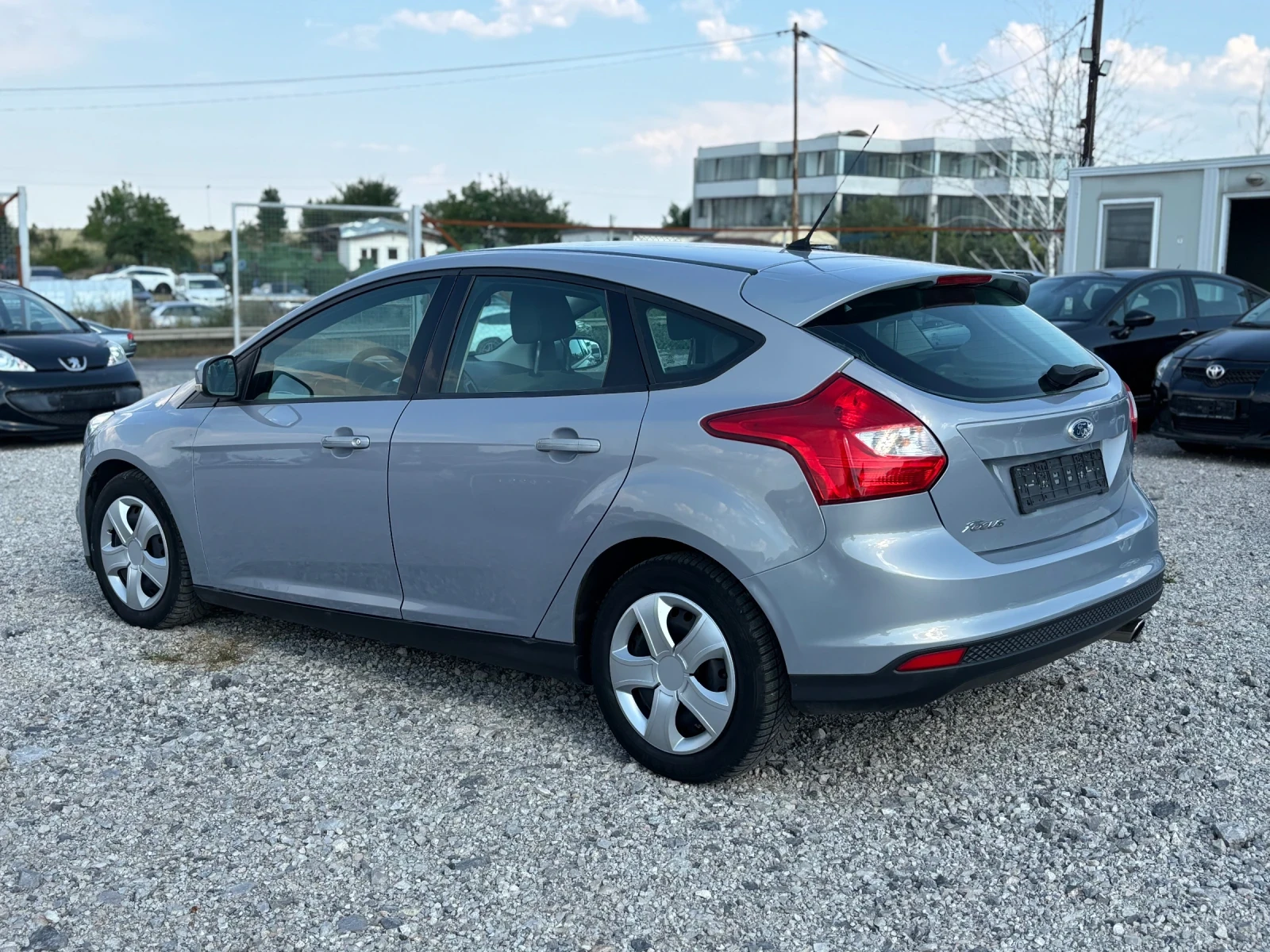Ford Focus 2.0-116кс, Автоматик - изображение 4
