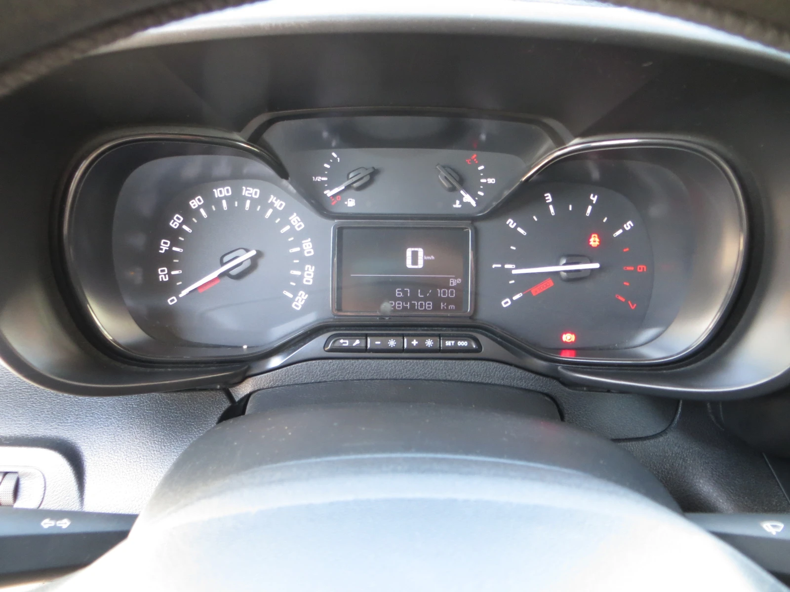 Citroen Berlingo 1, 5 HDI 2+ 1 МЕСТА - изображение 9