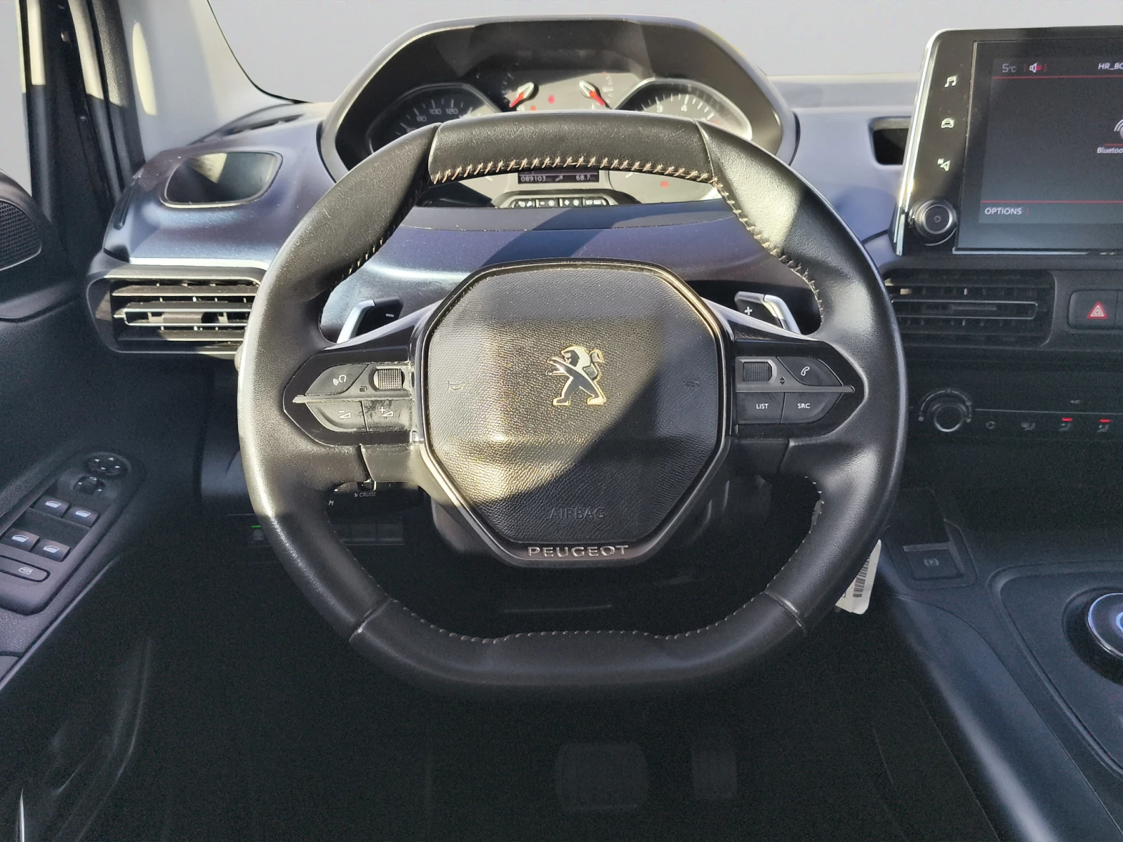 Peugeot Rifter Standard ALLURE 1.5 BlueHDI 130 EAT8 E6 // 2001R23 - изображение 10