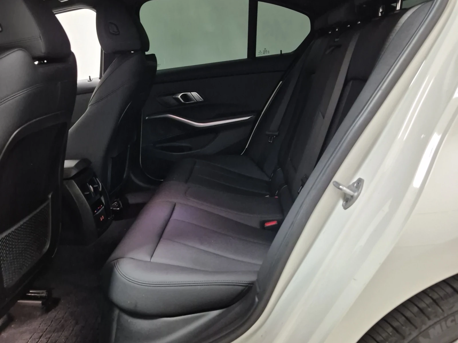 BMW 330 E HYBRID * * M PACK * * CARFAX * * ���� ������ * * | Mobile.bg � ����������� 12