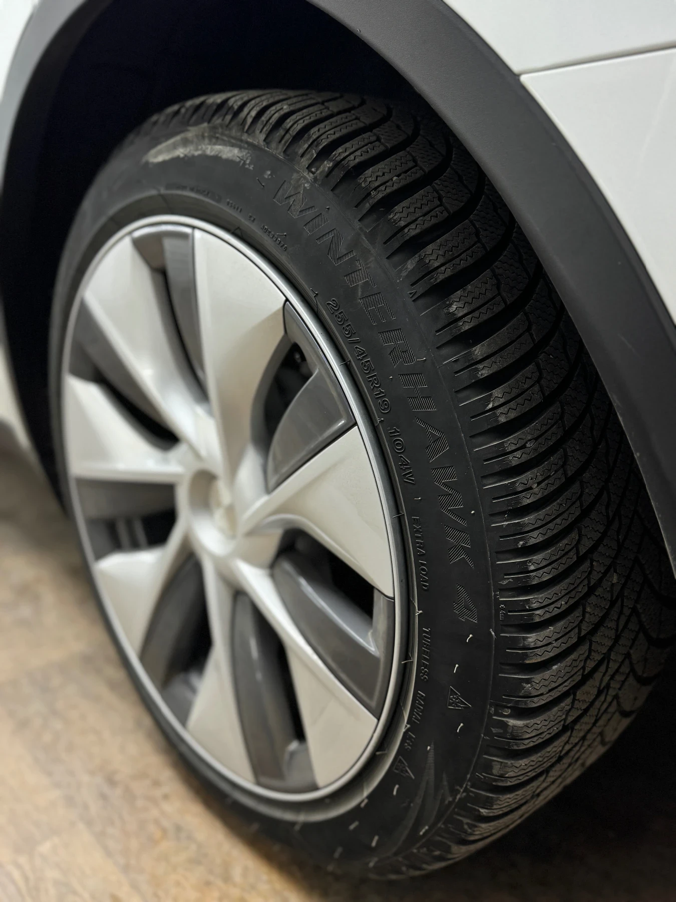 Tesla Model Y Long Range, снимка 10 - Автомобили и джипове - 53754805