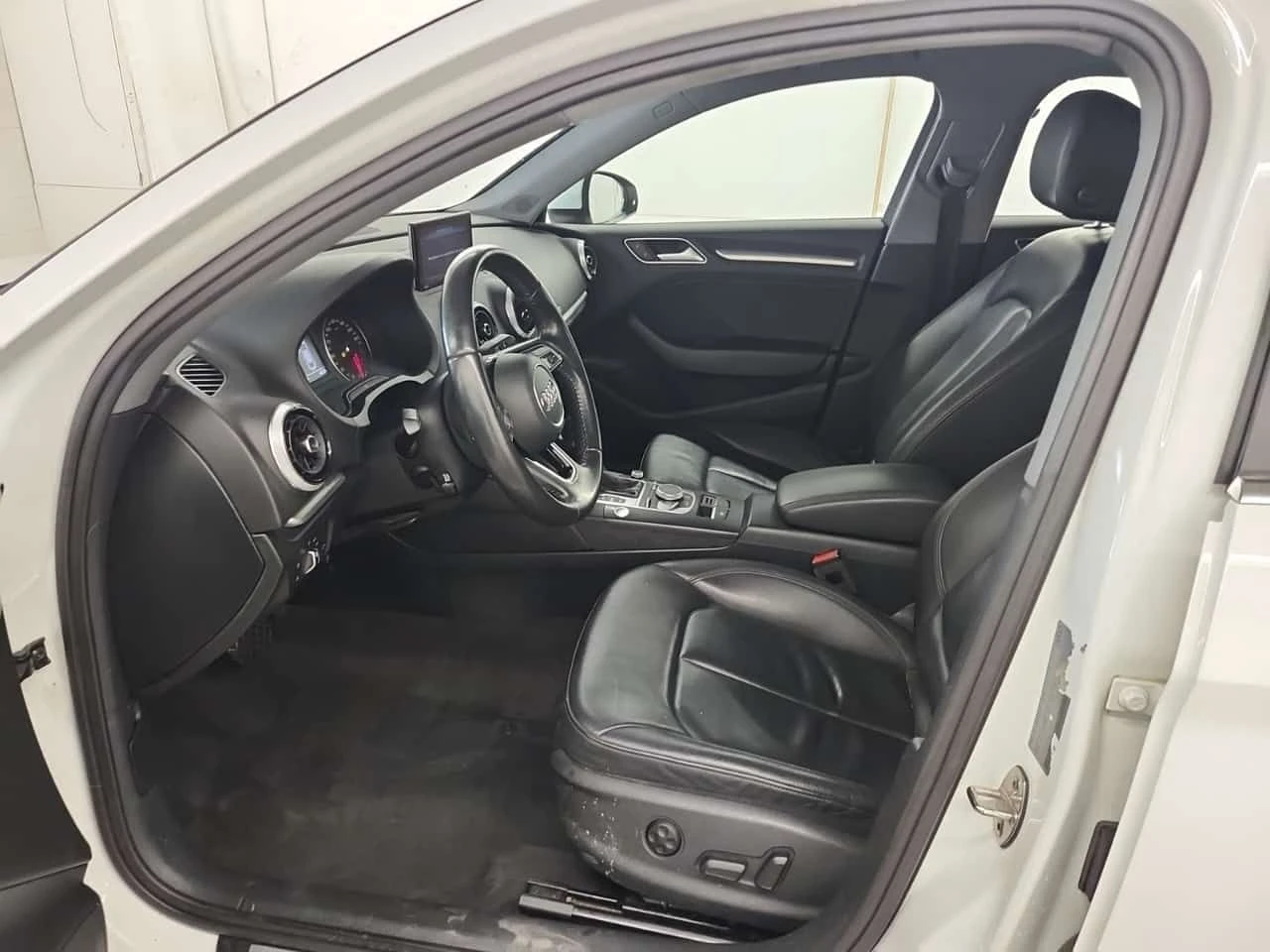 Audi A3  PROGRESSIV/ КАМЕРА / ПОДГРЕВИ , снимка 5 - Автомобили и джипове - 53816334