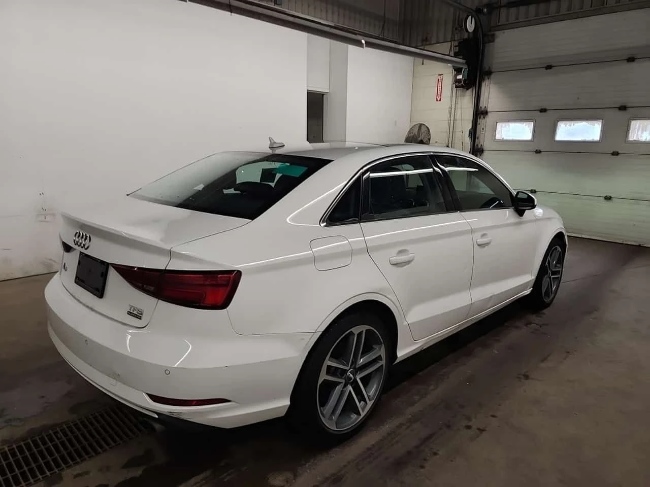 Audi A3  PROGRESSIV/ КАМЕРА / ПОДГРЕВИ , снимка 3 - Автомобили и джипове - 53816334