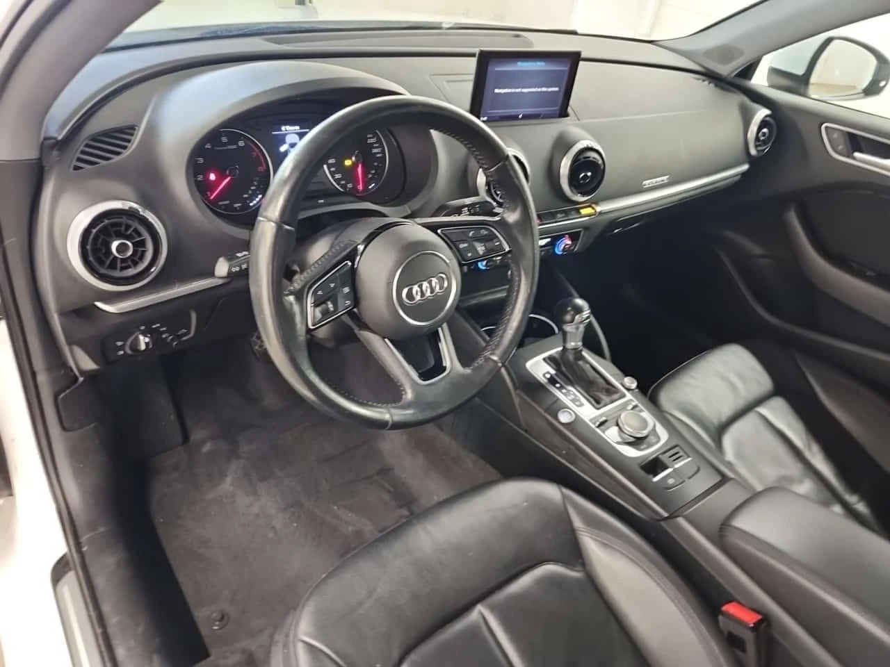 Audi A3  PROGRESSIV/ КАМЕРА / ПОДГРЕВИ , снимка 10 - Автомобили и джипове - 53816334