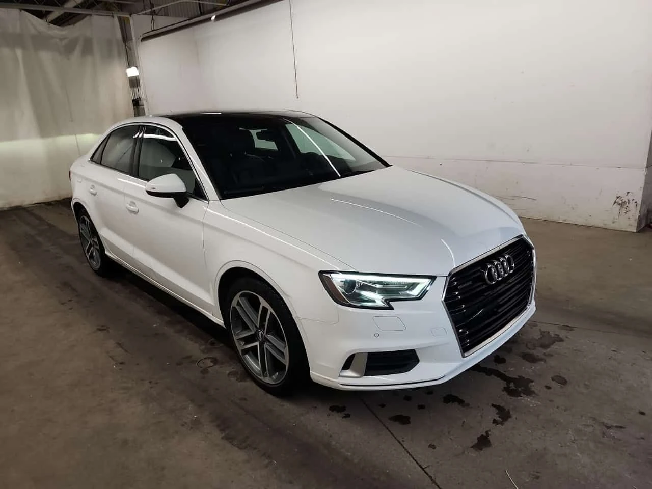 Audi A3  PROGRESSIV/ КАМЕРА / ПОДГРЕВИ , снимка 2 - Автомобили и джипове - 53816334