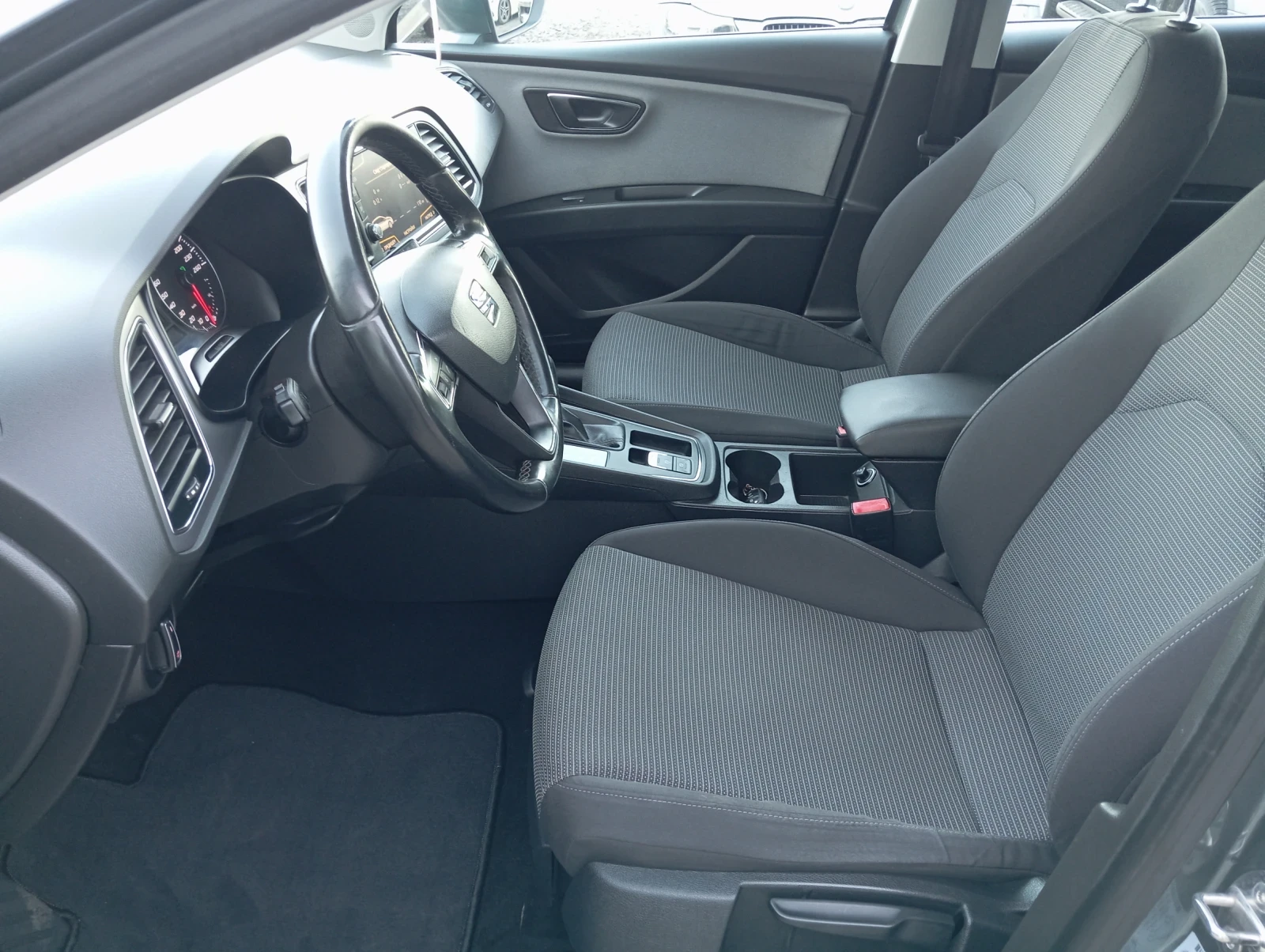 Seat Leon ЛИЗИНГ , снимка 8 - Автомобили и джипове - 53802251