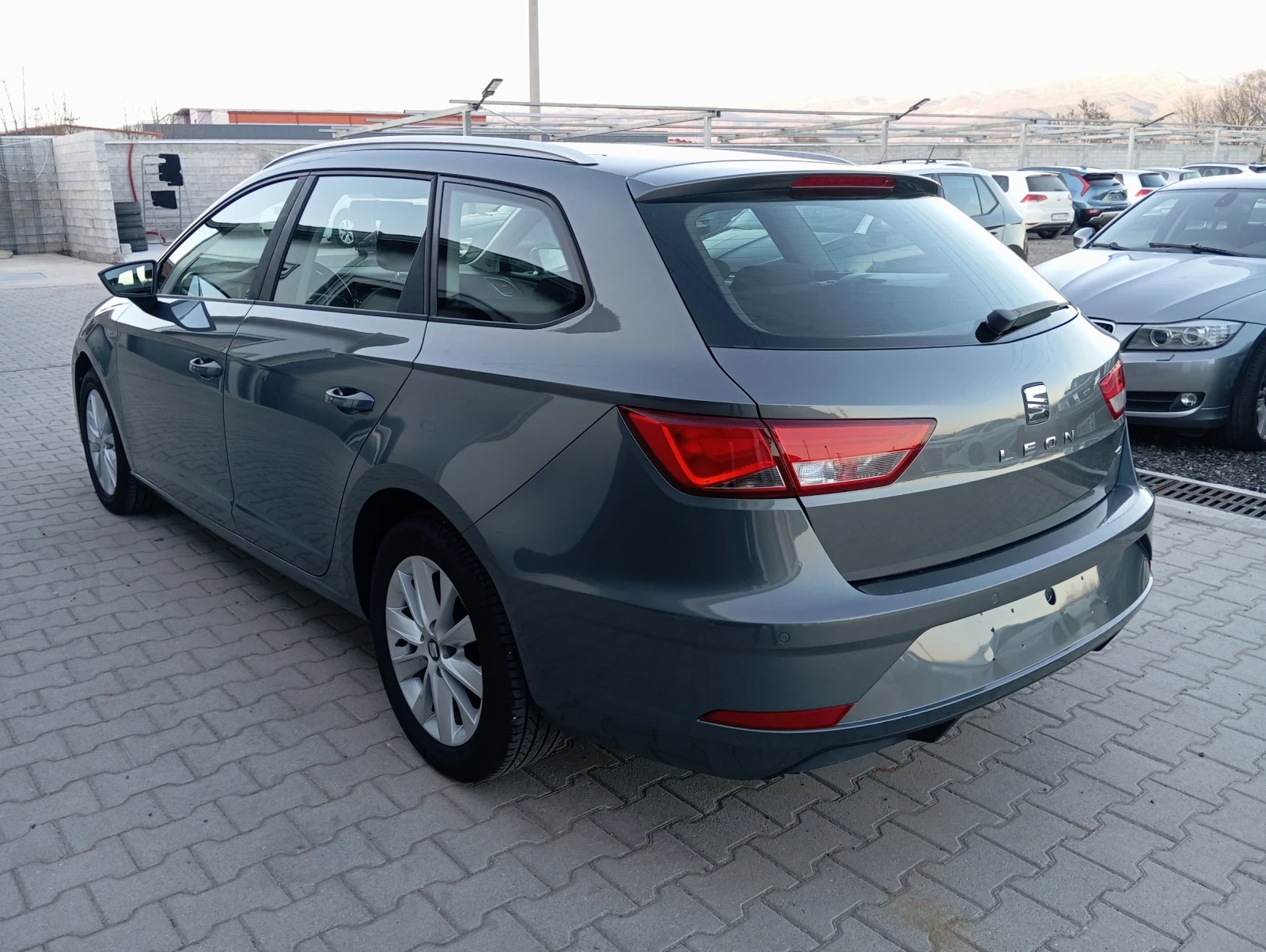 Seat Leon ЛИЗИНГ , снимка 5 - Автомобили и джипове - 53802251
