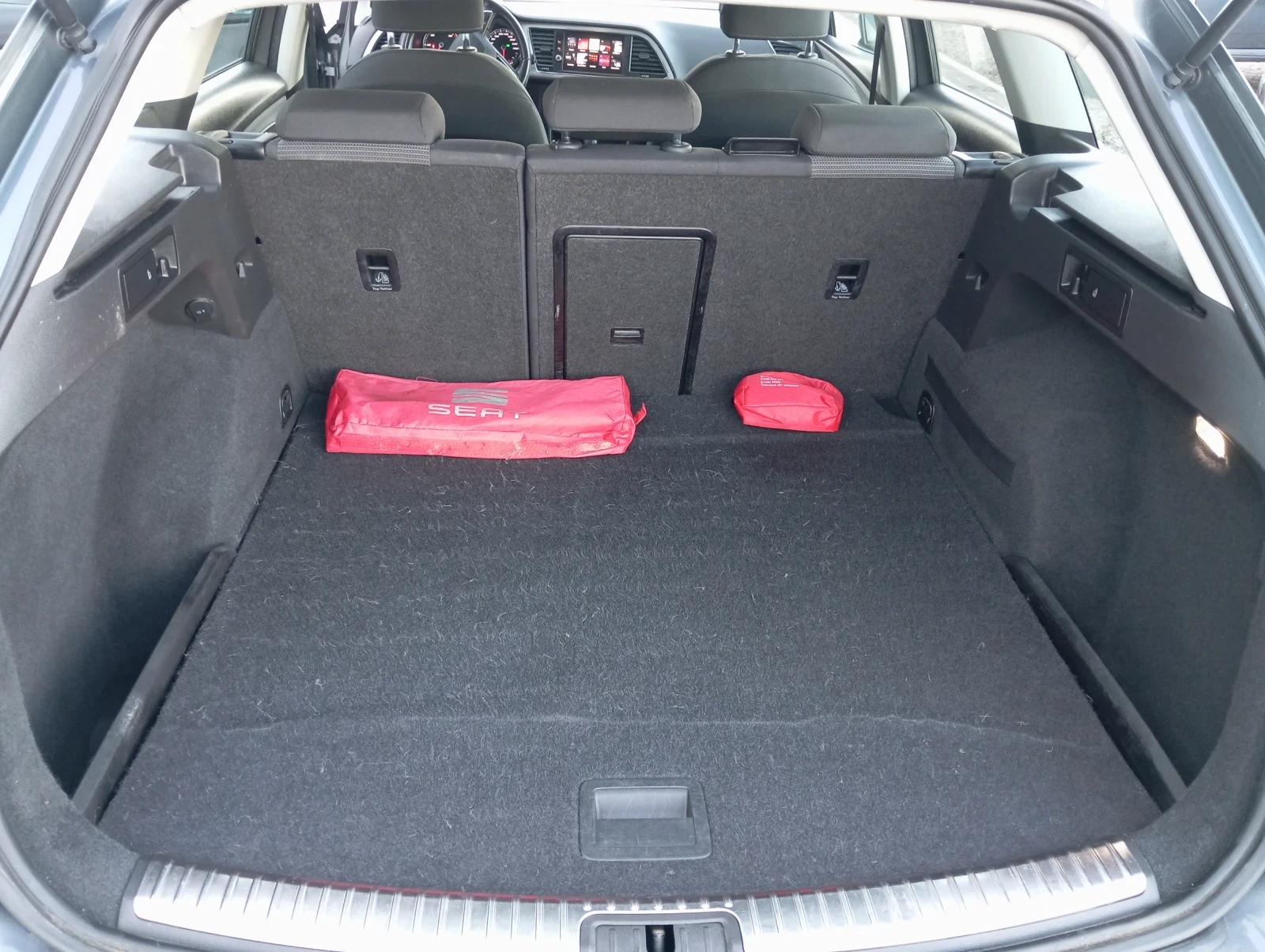 Seat Leon ЛИЗИНГ , снимка 15 - Автомобили и джипове - 53802251