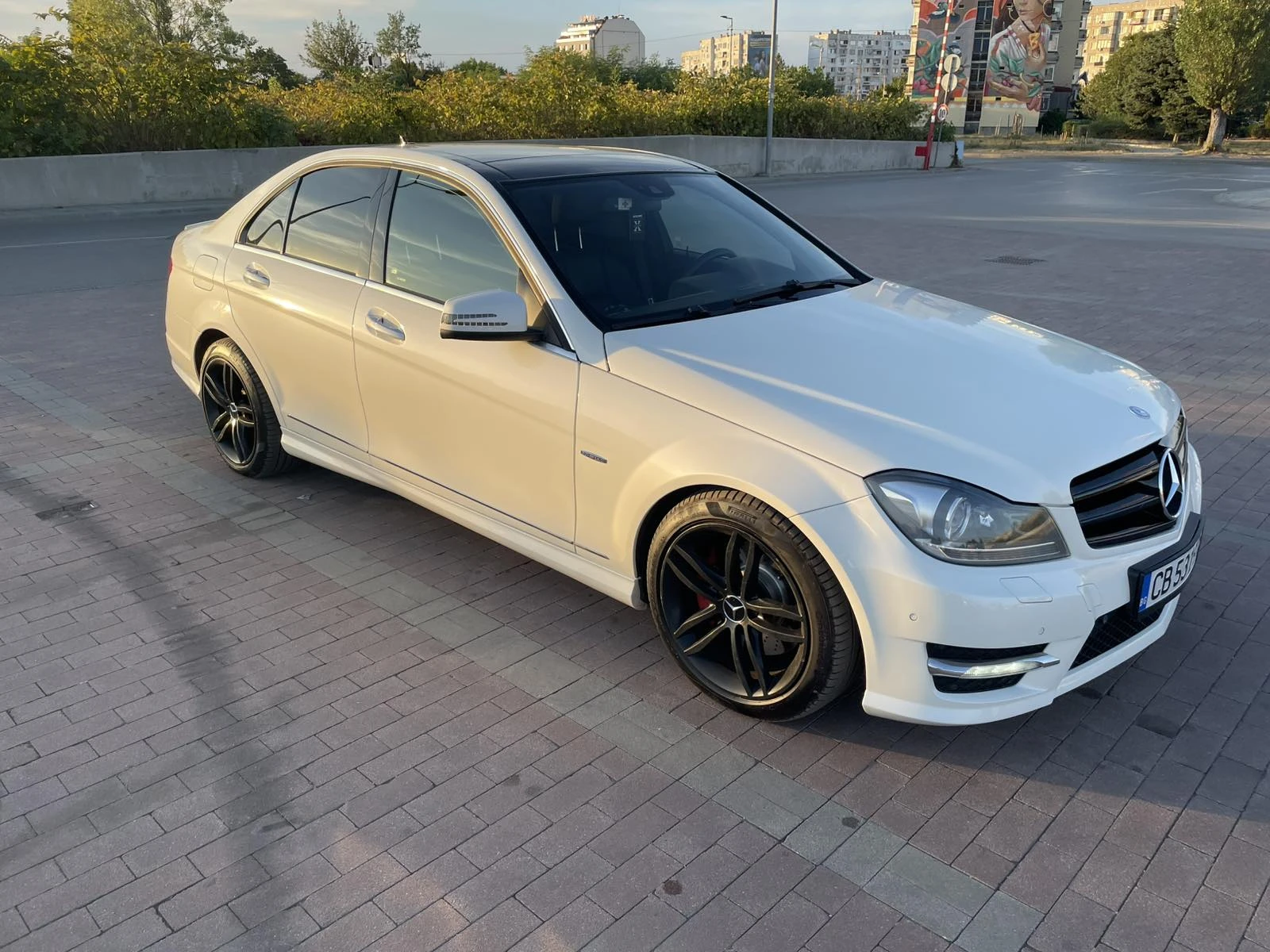 Mercedes-Benz C 350, снимка 2 - Автомобили и джипове - 54170588