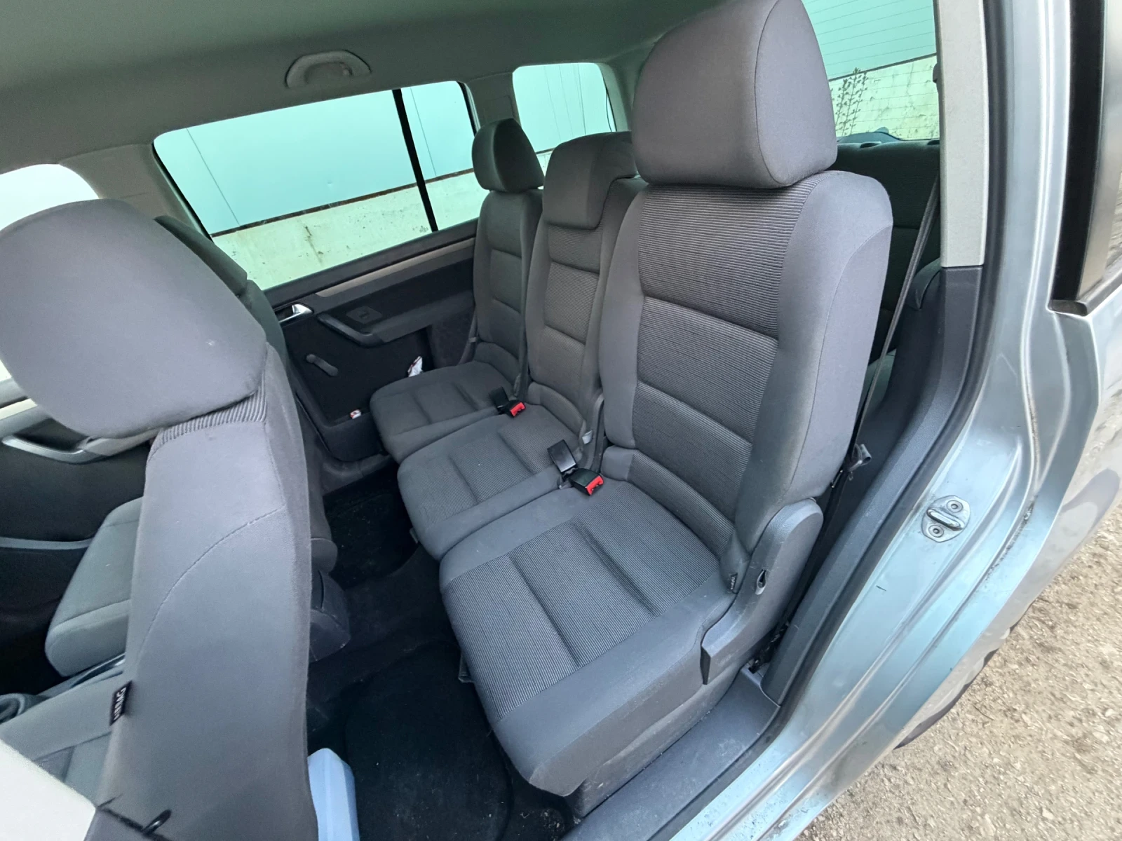 VW Touran 7 местен 1.9, снимка 9 - Автомобили и джипове - 54197658