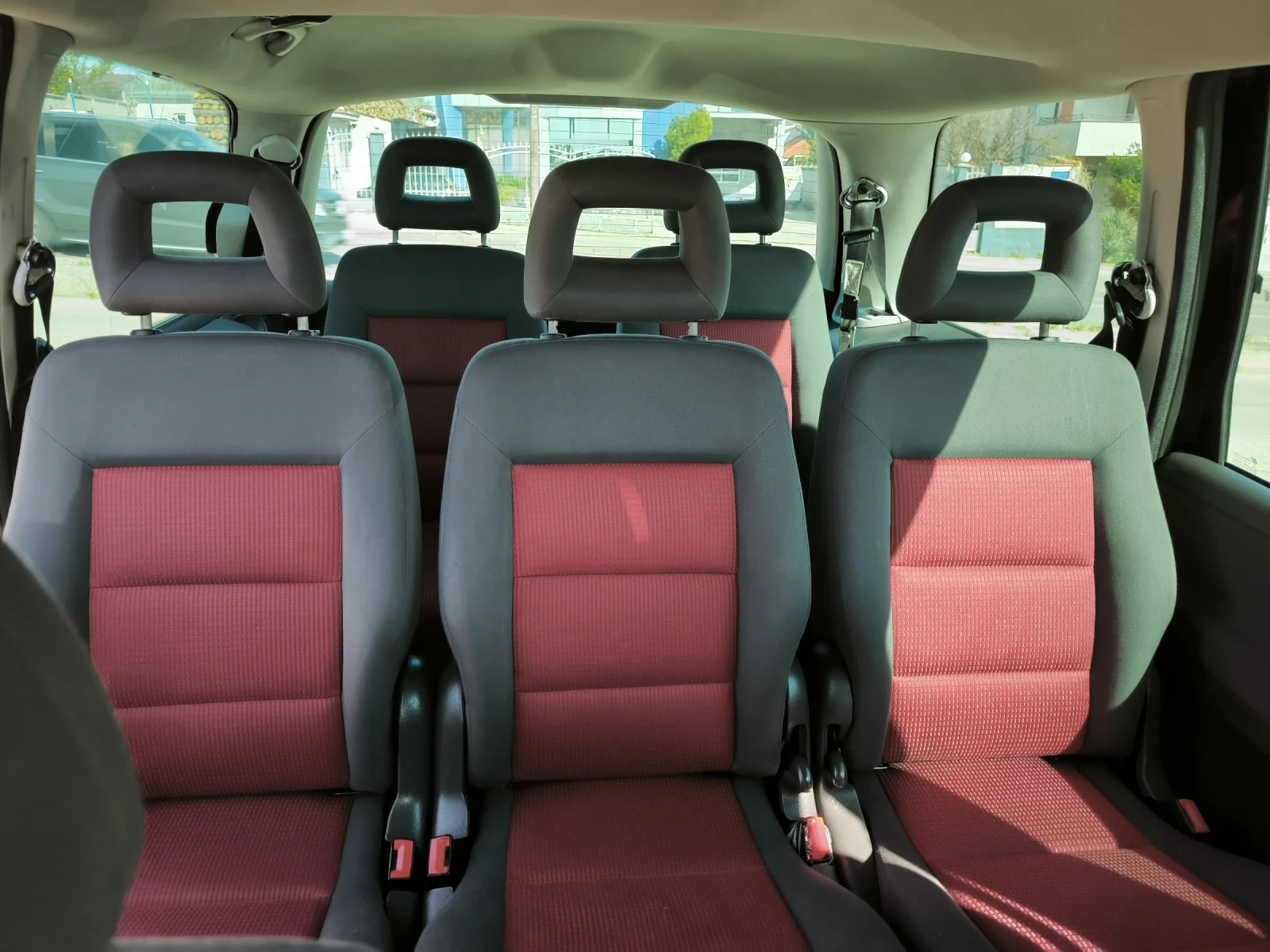 VW Sharan 2.0TDI, снимка 12 - Автомобили и джипове - 54365820