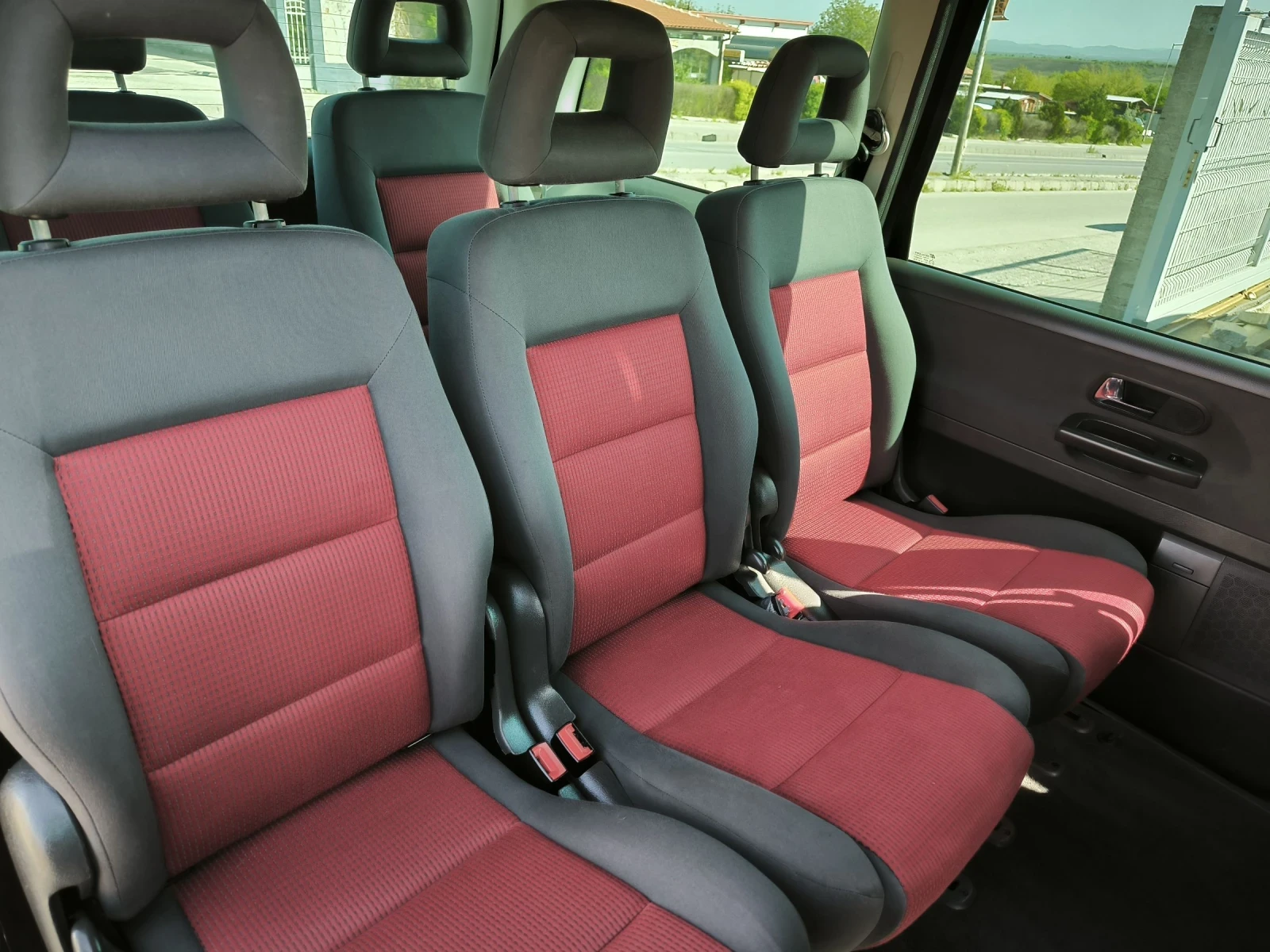 VW Sharan 2.0TDI, снимка 11 - Автомобили и джипове - 54365820