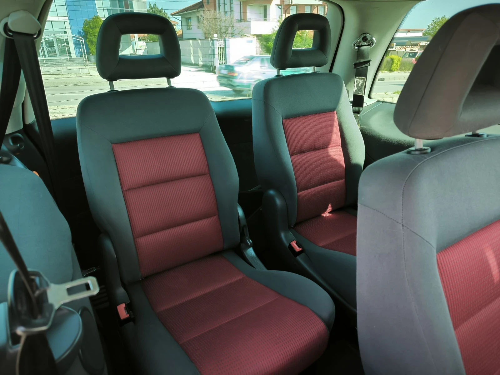 VW Sharan 2.0TDI, снимка 13 - Автомобили и джипове - 54365820