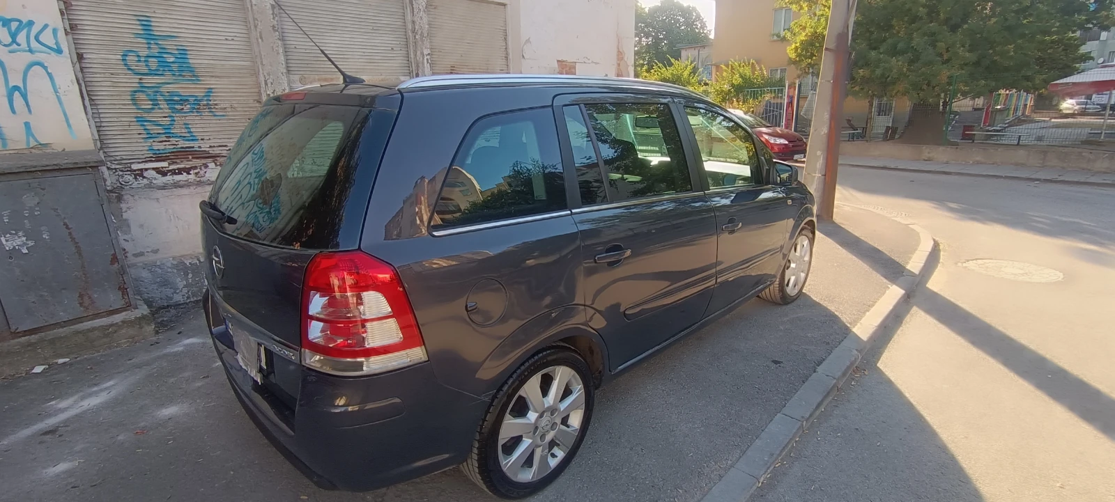 Opel Zafira, снимка 9 - Автомобили и джипове - 56015249