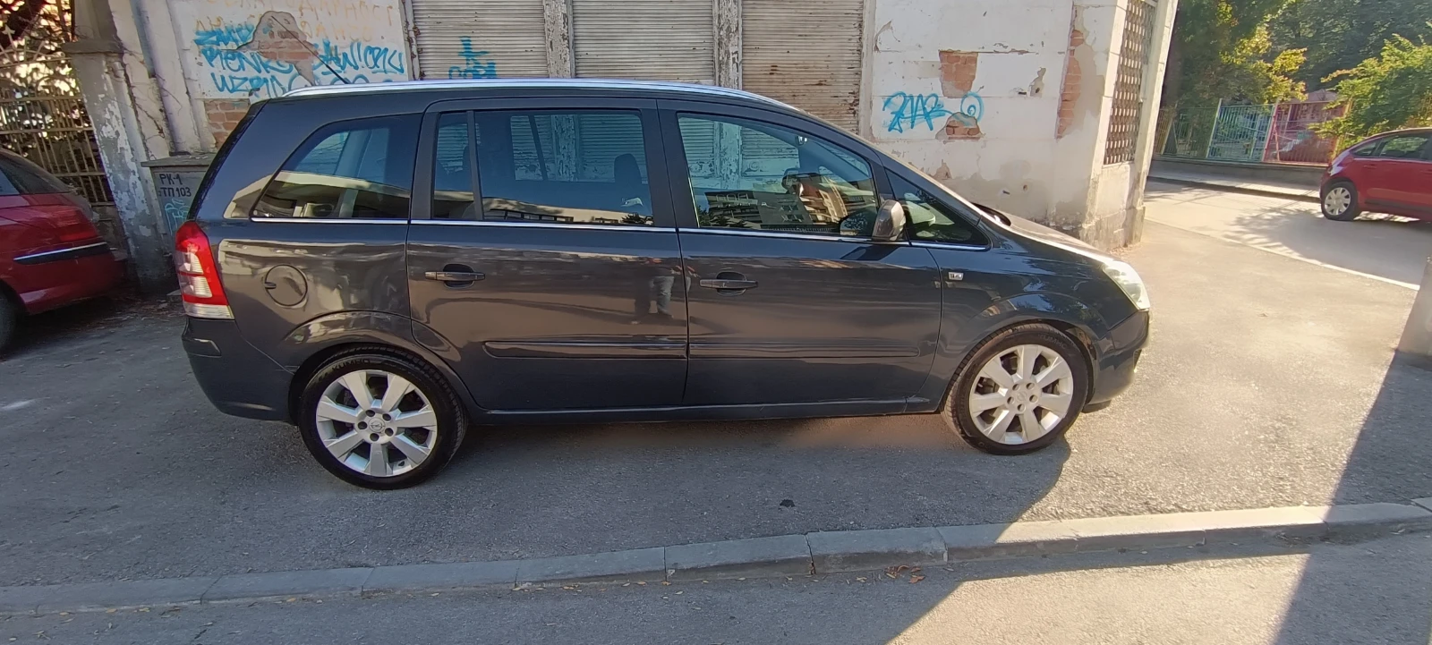 Opel Zafira, снимка 11 - Автомобили и джипове - 56015249