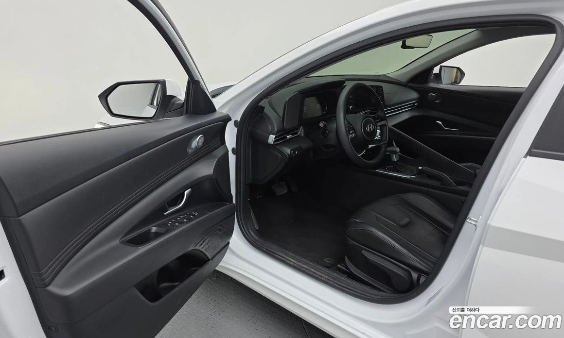 Hyundai Elantra 1.6 Smart, снимка 10 - Автомобили и джипове - 56155898